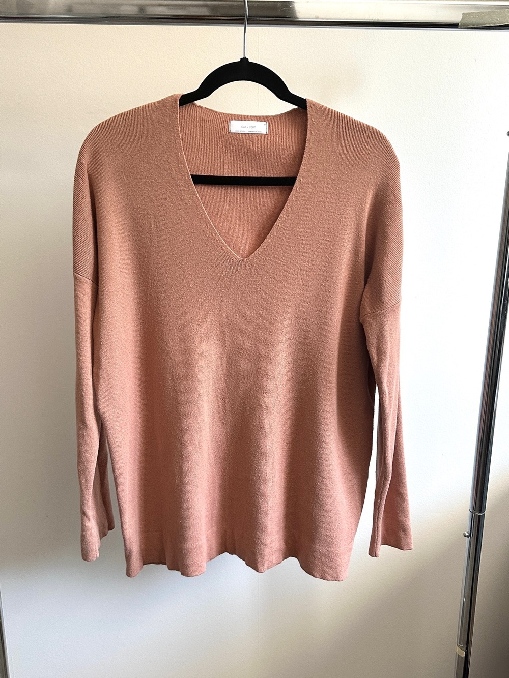 OAK + FORT Oversized V-Neck Sweater Size S Dusty Rose Mid-weight Knit